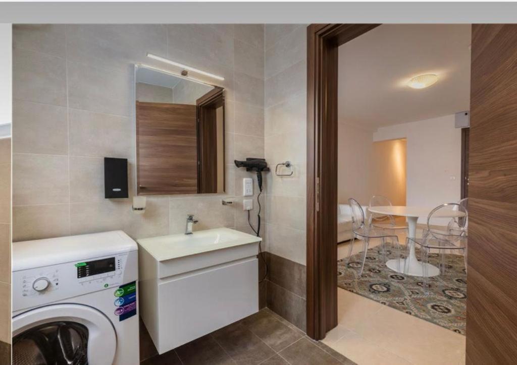 The Caves Apartments Saint Julian's ภายนอก รูปภาพ