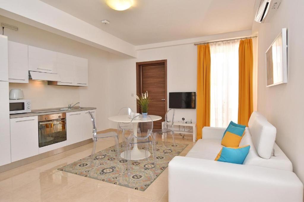The Caves Apartments Saint Julian's ภายนอก รูปภาพ