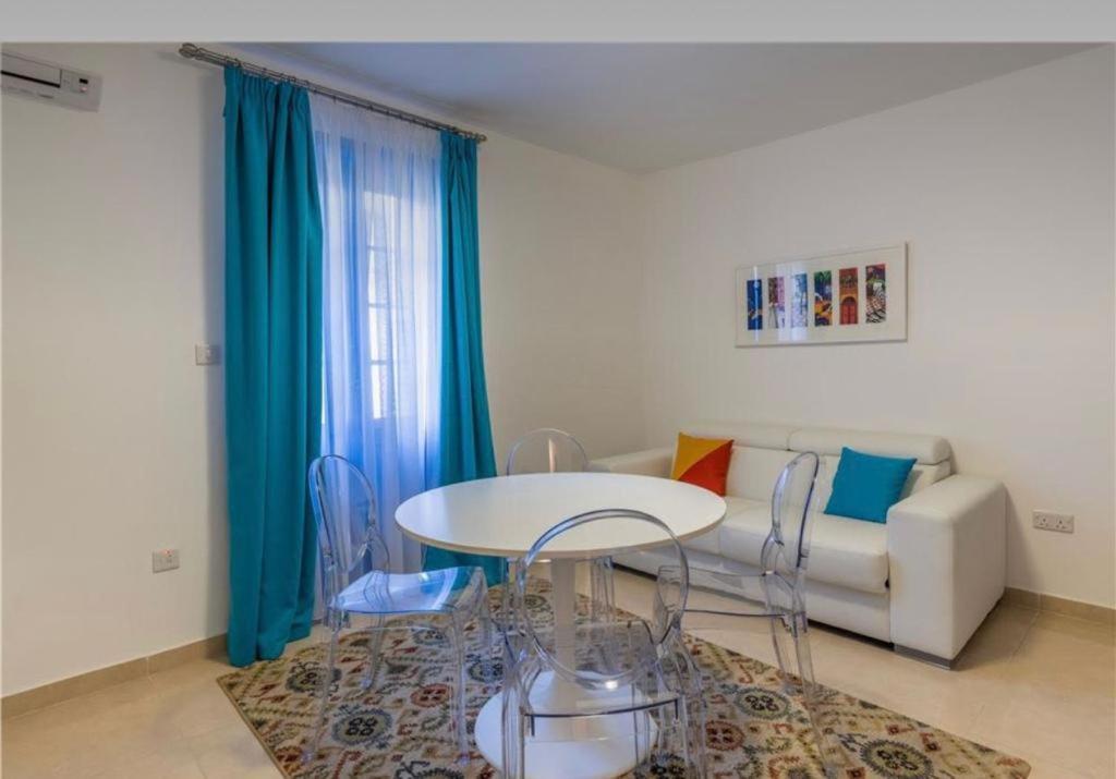 The Caves Apartments Saint Julian's ภายนอก รูปภาพ